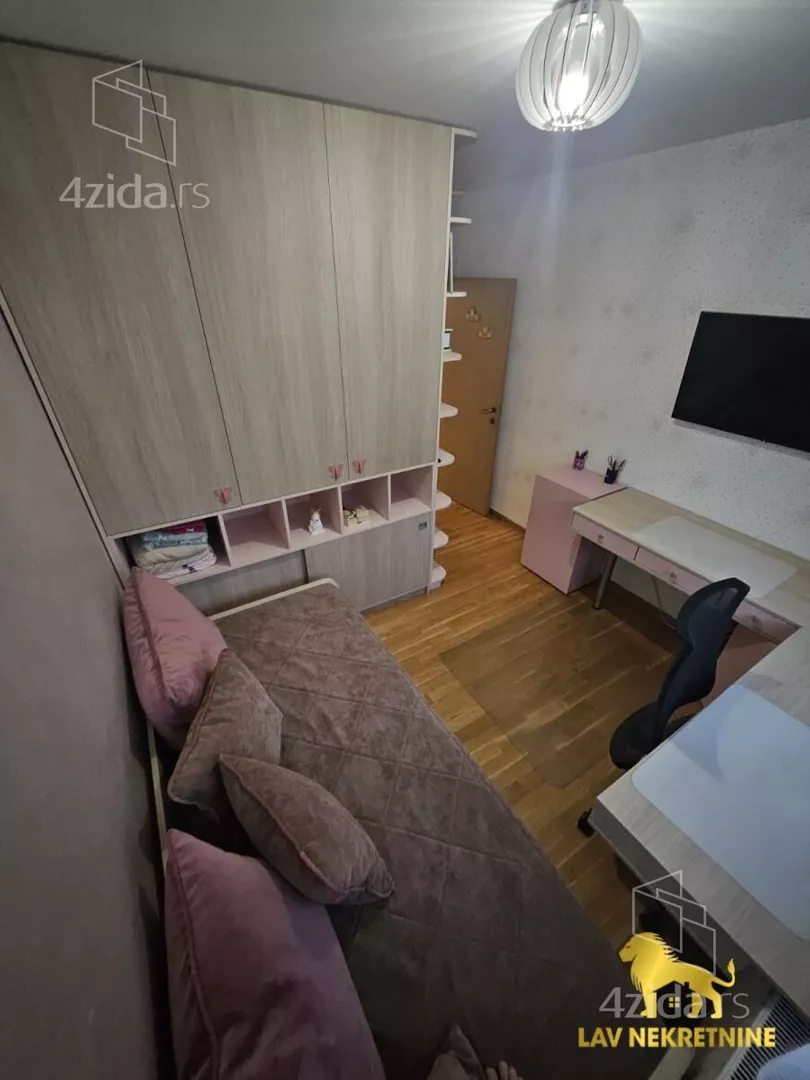 Troiposoban stan | 4zida