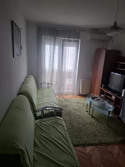 Vladana Desnice 9 | 4zida.rs