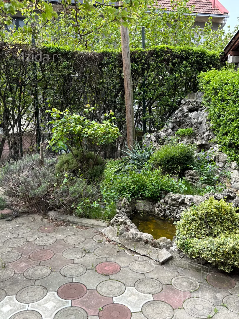 Poslovna zgrada | 4zida