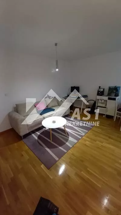 Heroja Pinkija | 4zida.rs