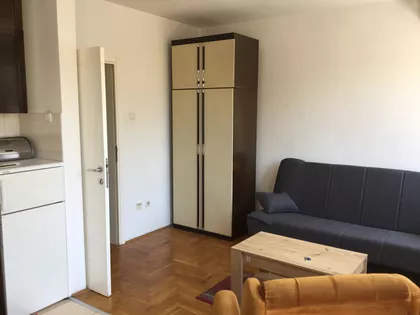Svetosavska 9 | 4zida.rs