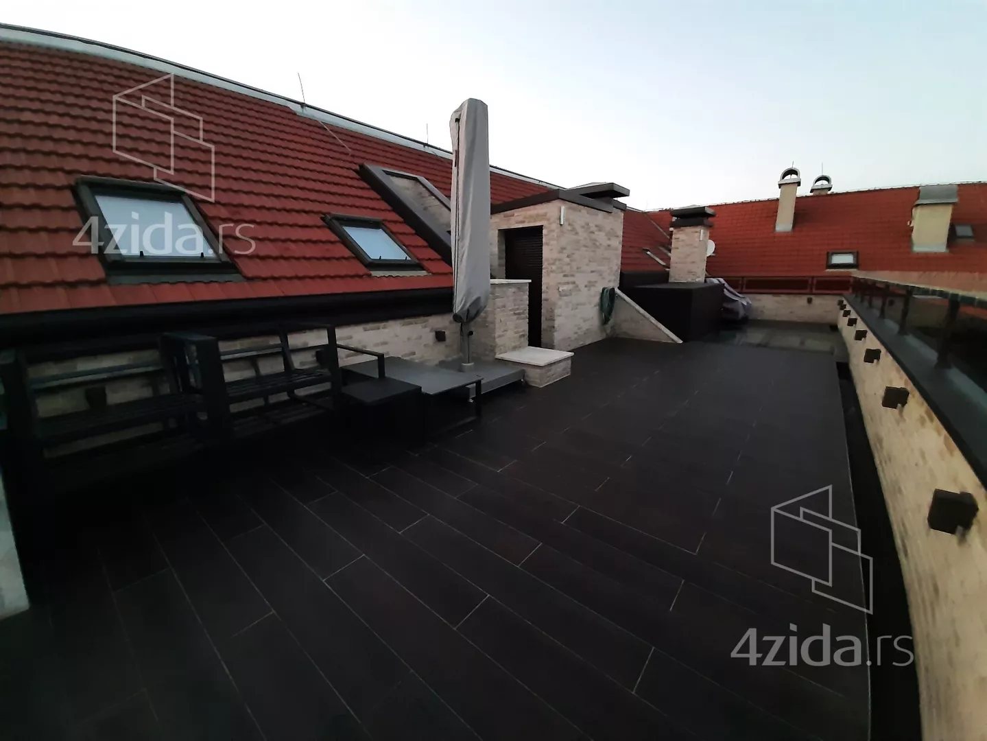 Troiposoban stan | 4zida