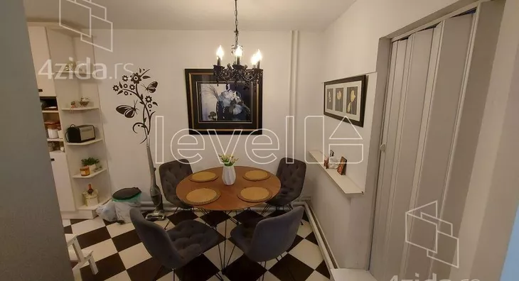 Troiposoban stan | 4zida