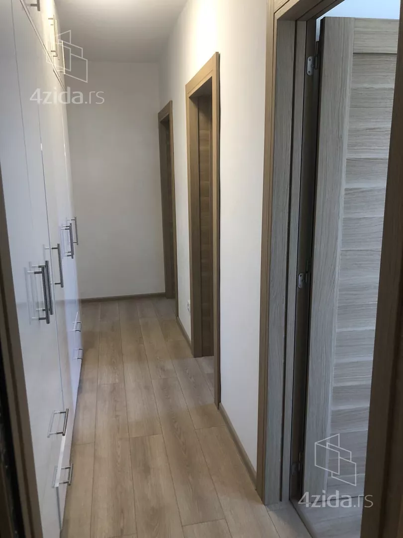 Četvoroiposoban stan | 4zida