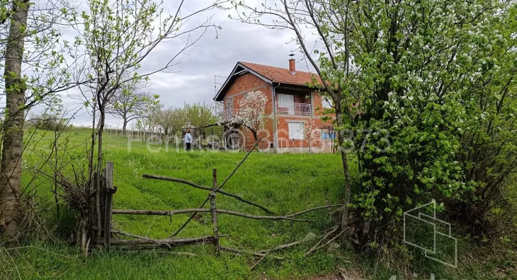 Plac | 4zida