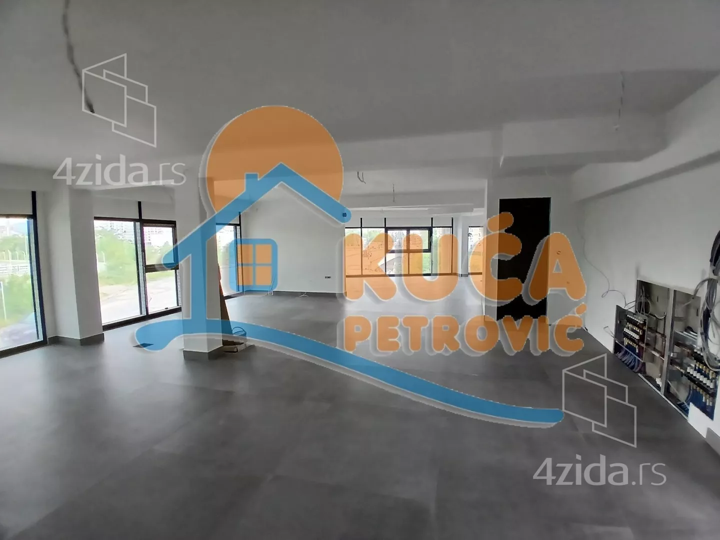 Lokal | 4zida