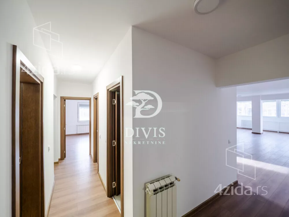 Petosoban stan | 4zida