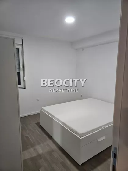 Jesenjinova | 4zida.rs