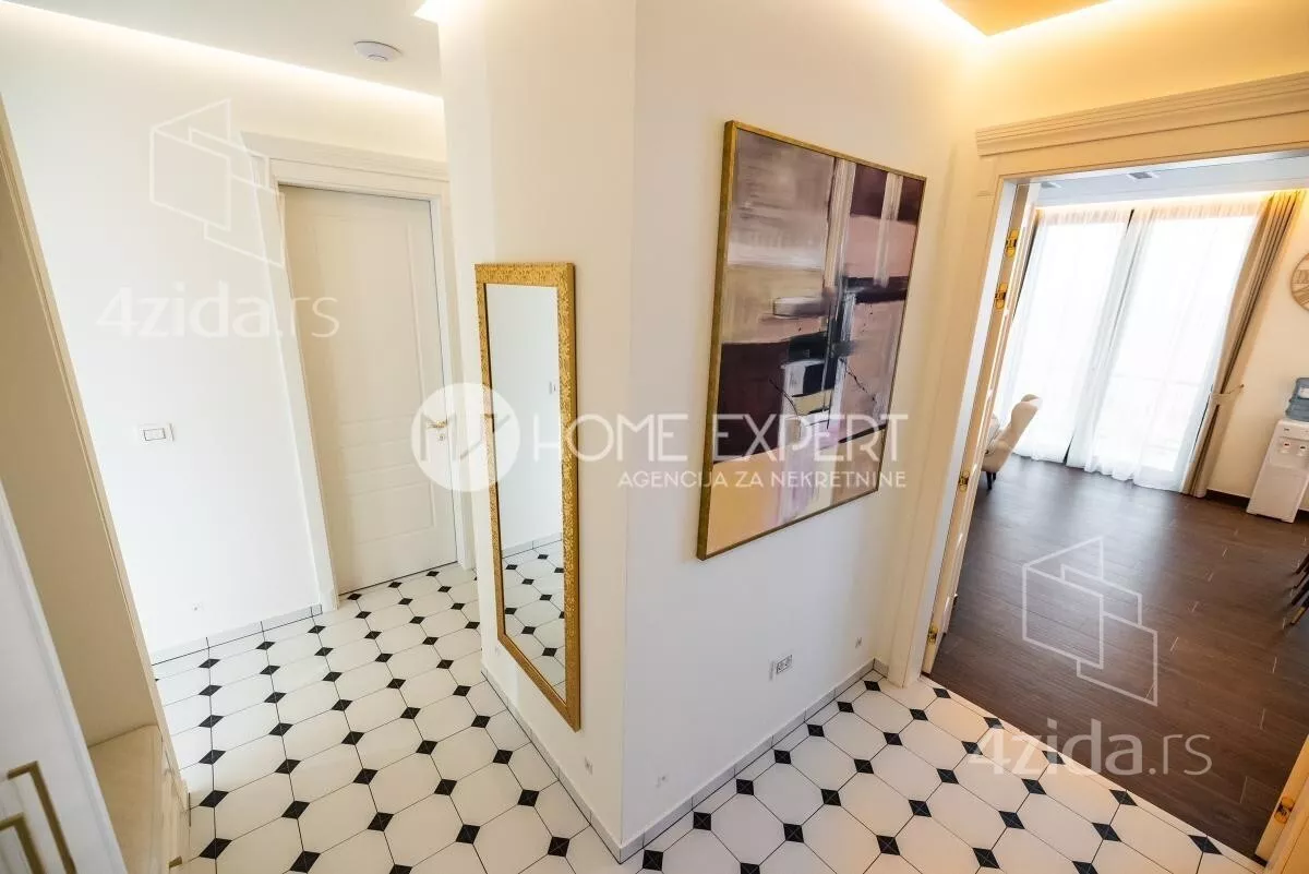 Petosoban stan | 4zida