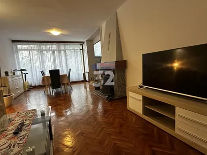 Francuska škola | 4zida.rs