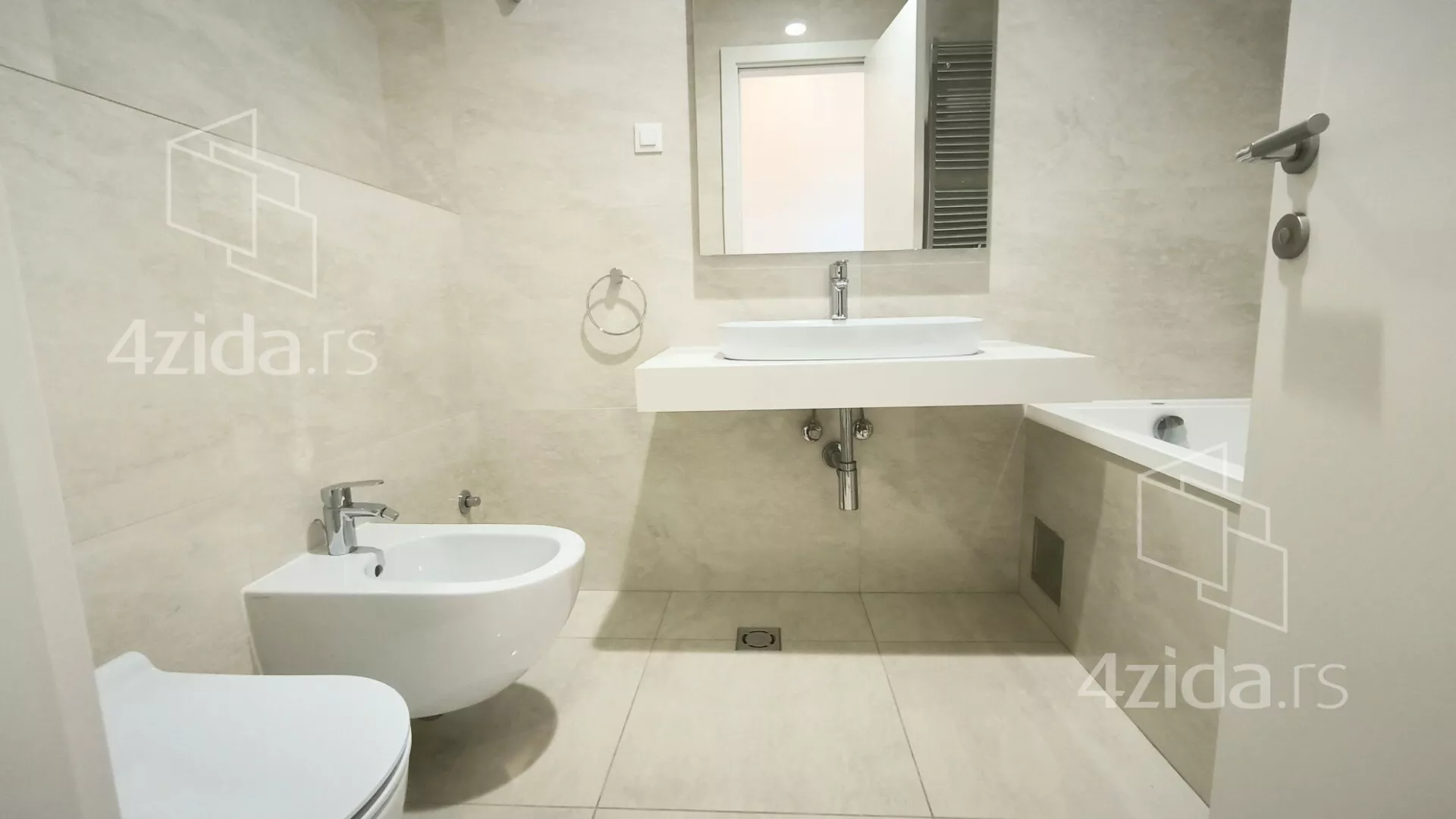 Četvorosoban stan | 4zida