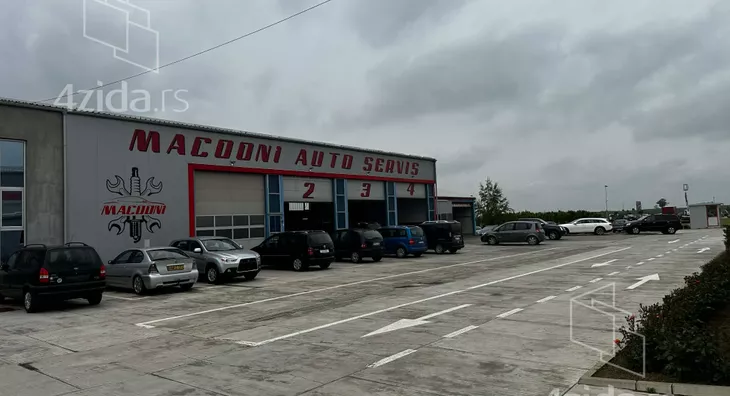 Poslovna zgrada | 4zida