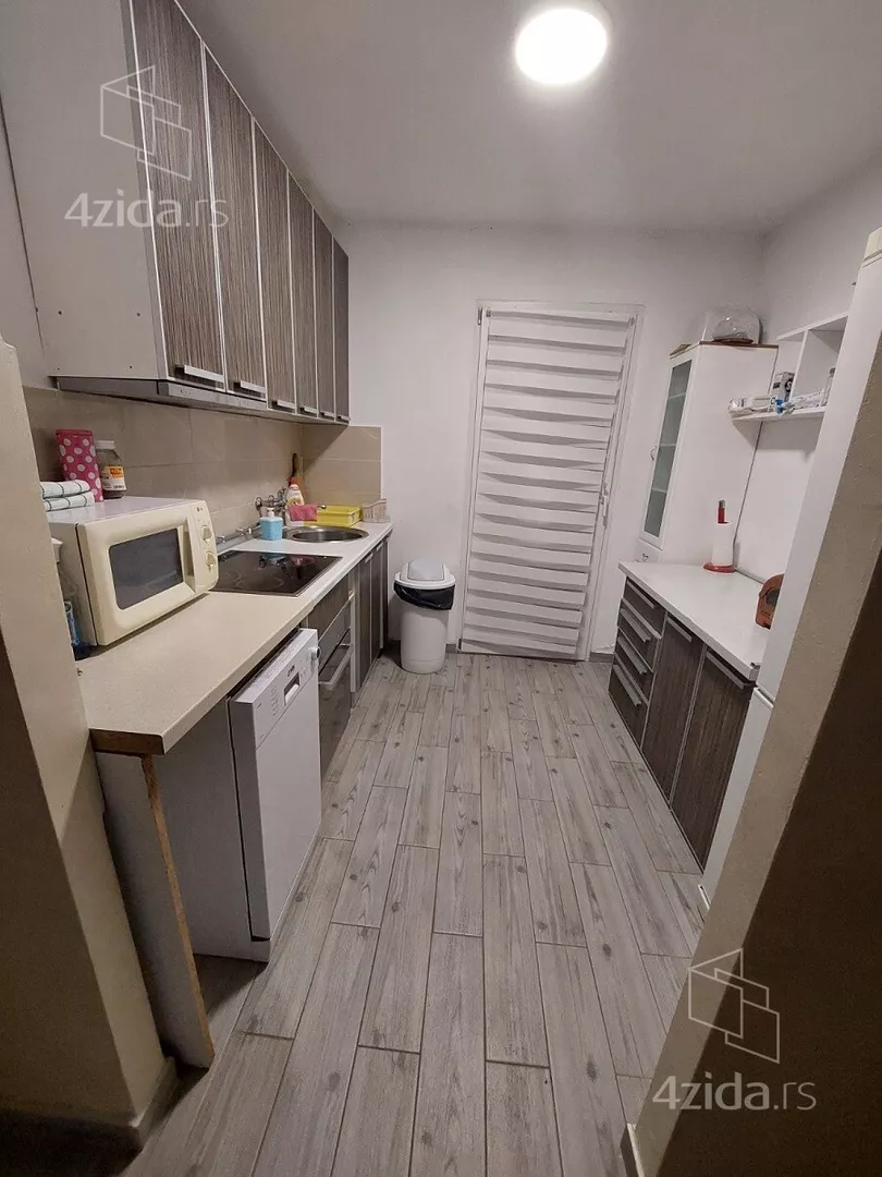 5-etažna kuća | 4zida