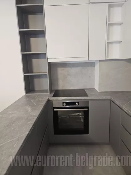 CRVENI KRST | 4zida.rs