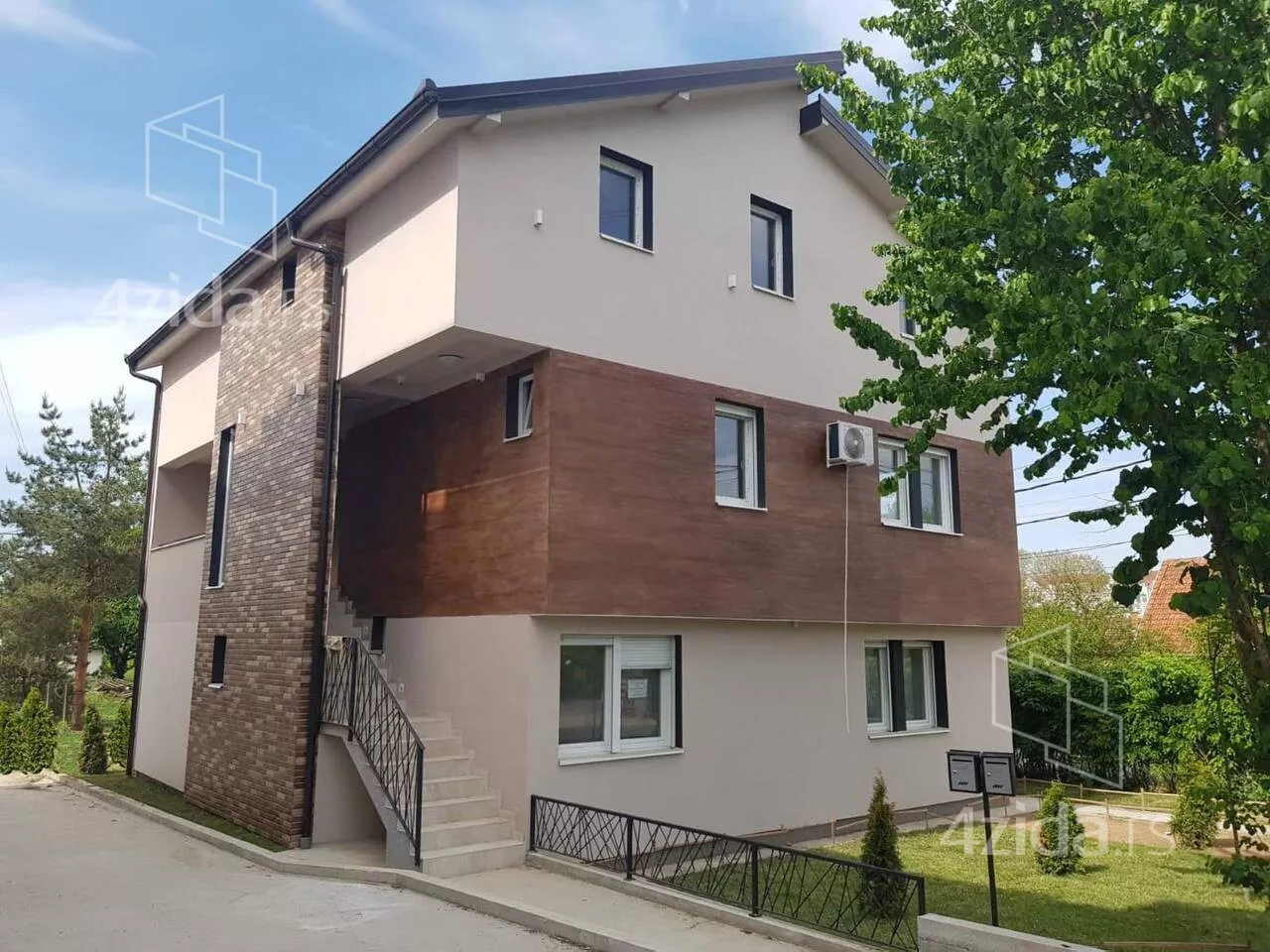 Četvorosoban stan | 4zida