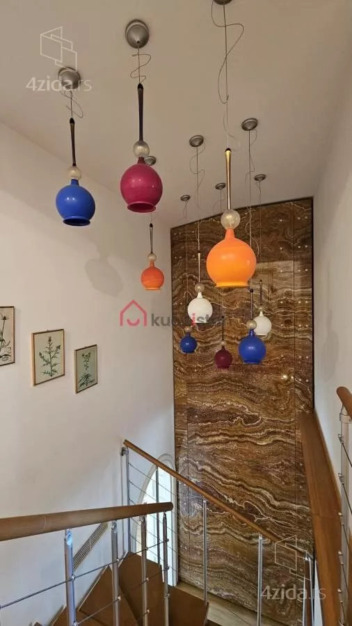 Sedmosoban stan | 4zida