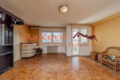 Mike Alasa | 4zida.rs