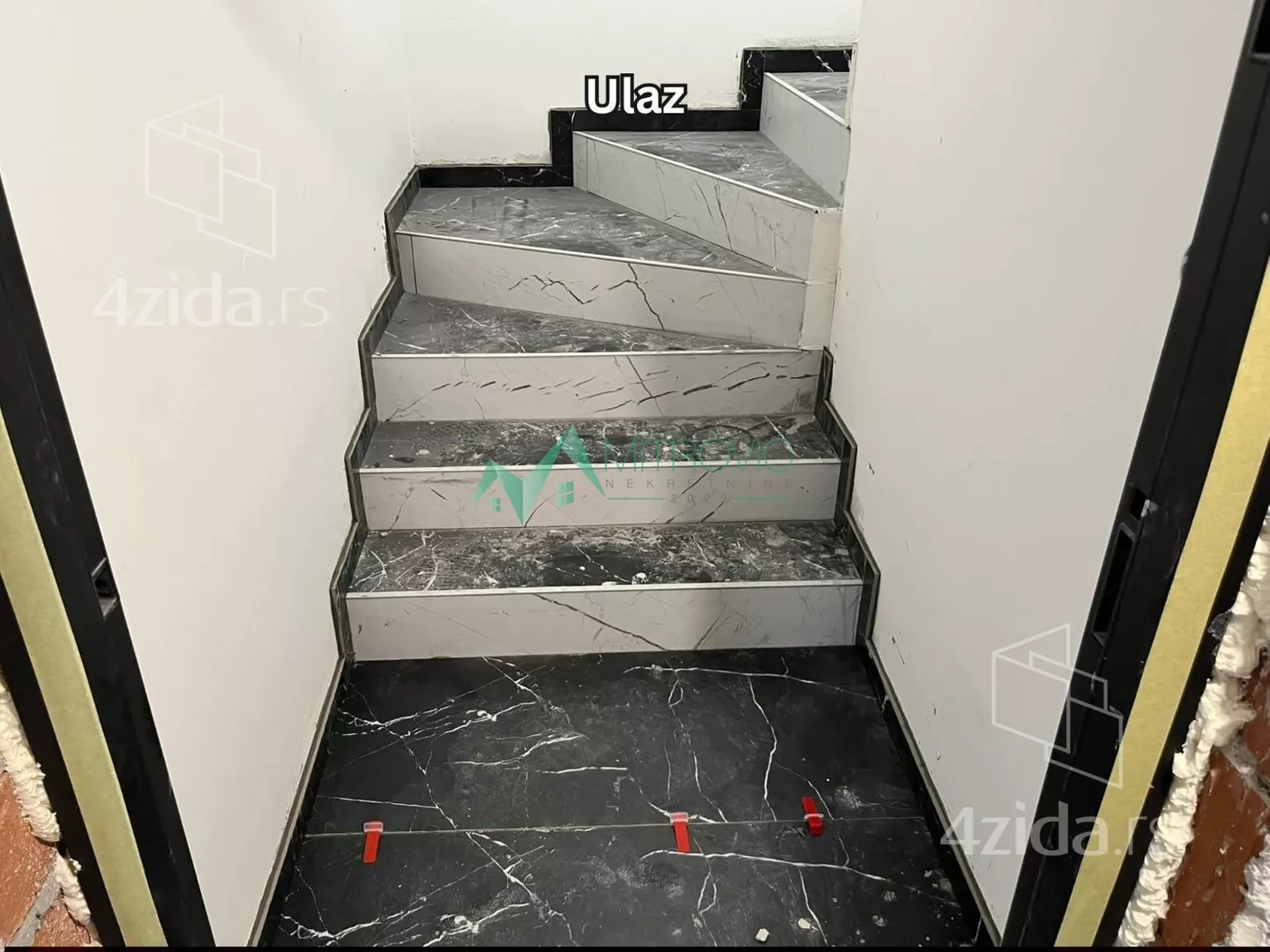 Četvoroiposoban stan | 4zida