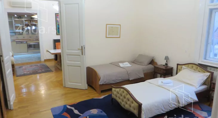 Petosoban stan | 4zida