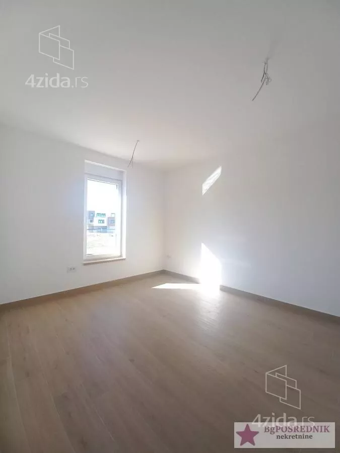 Šestosoban stan | 4zida