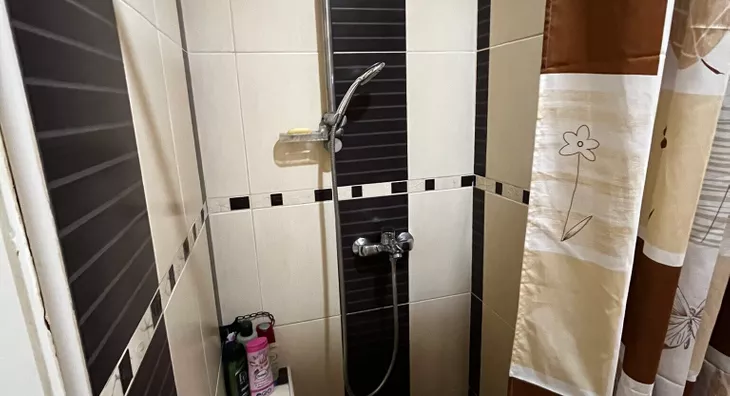 Šestosoban stan | 4zida