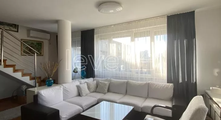 Šestosoban stan | 4zida