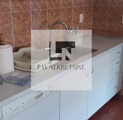 Šestosoban stan | 4zida