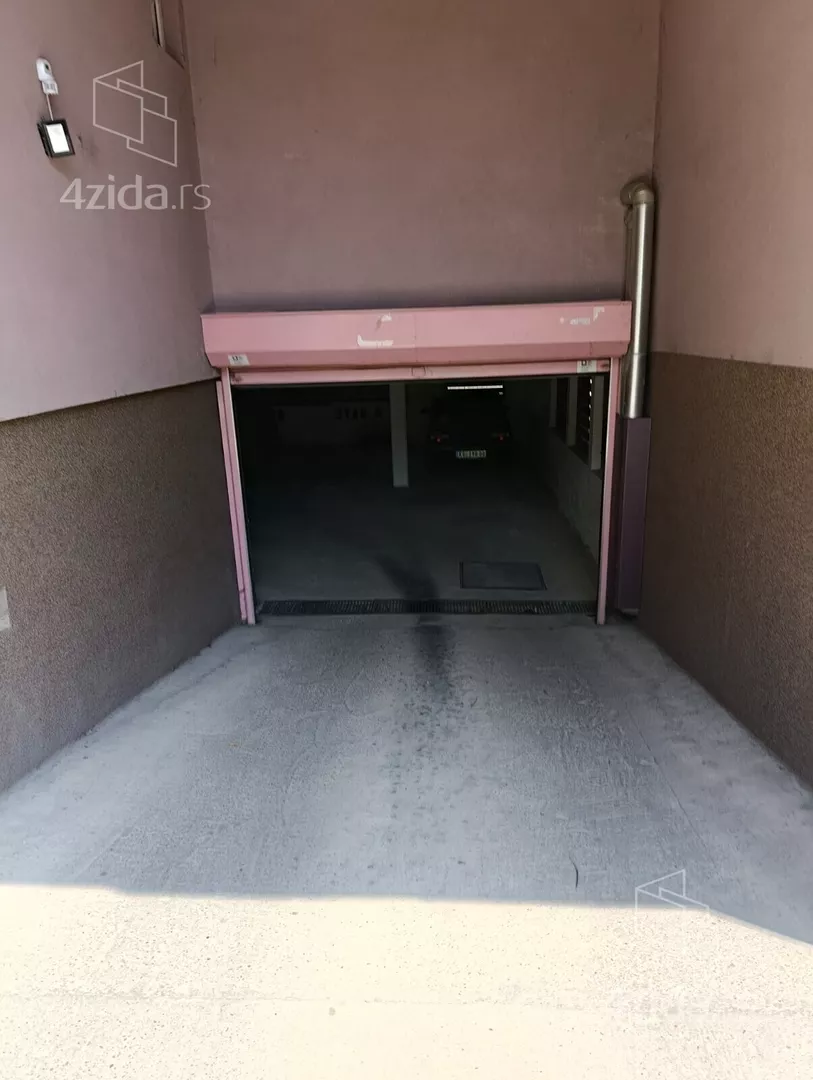 Garaža | 4zida