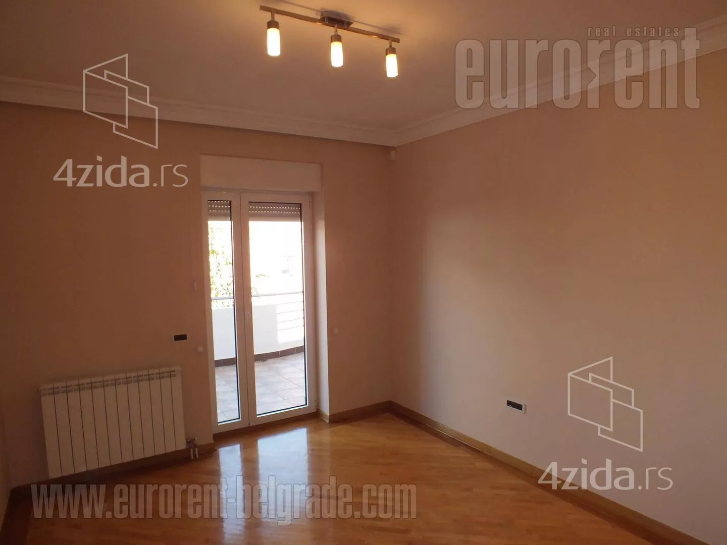 Sedmosoban stan | 4zida