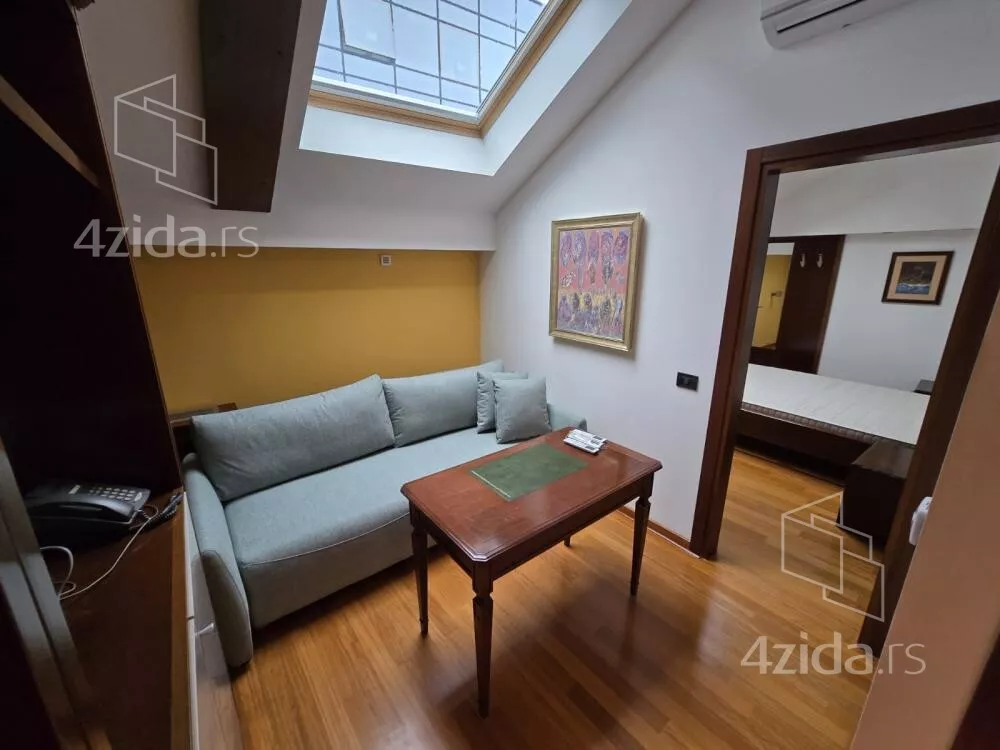 Šestosoban stan | 4zida