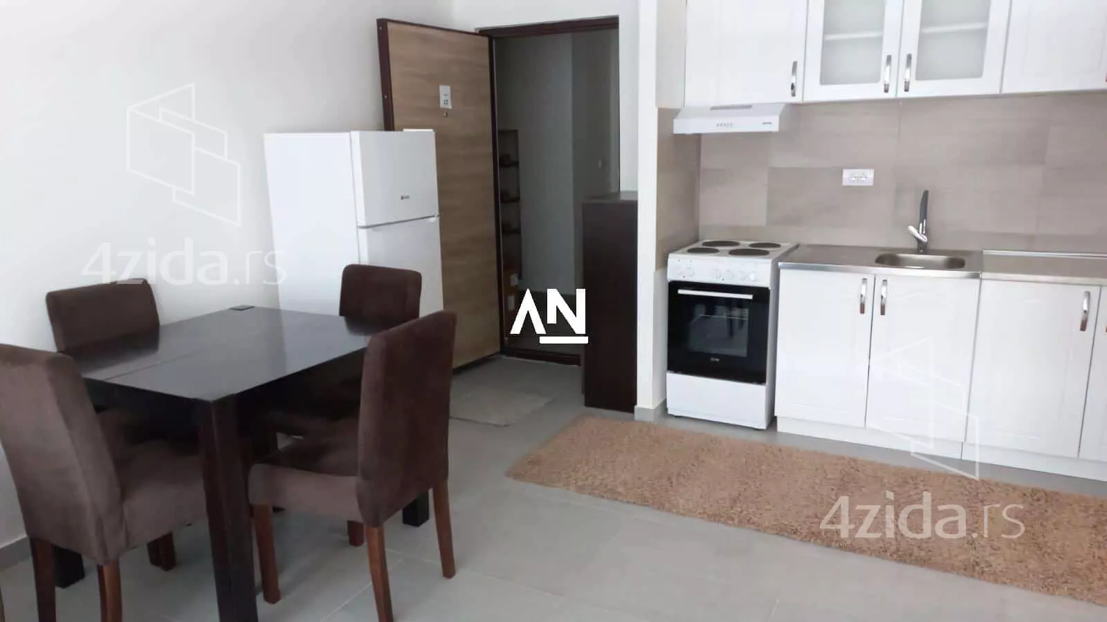 Jednoiposoban stan | 4zida