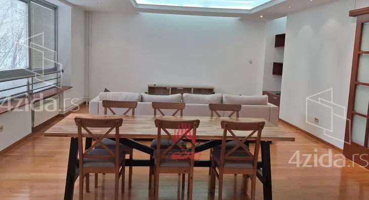 Petoiposoban stan | 4zida