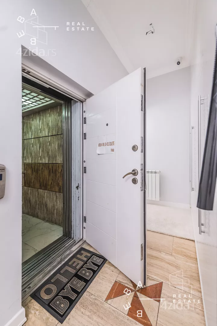 Šestosoban stan | 4zida