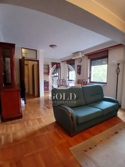 Pavla Papa | 4zida.rs