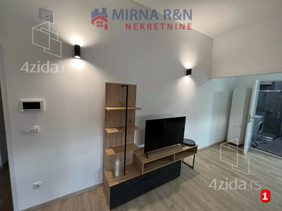 Četvoroiposoban stan | 4zida