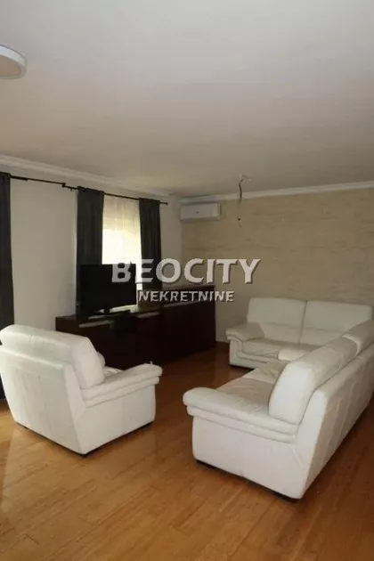 Luke Vojvodića | 4zida.rs