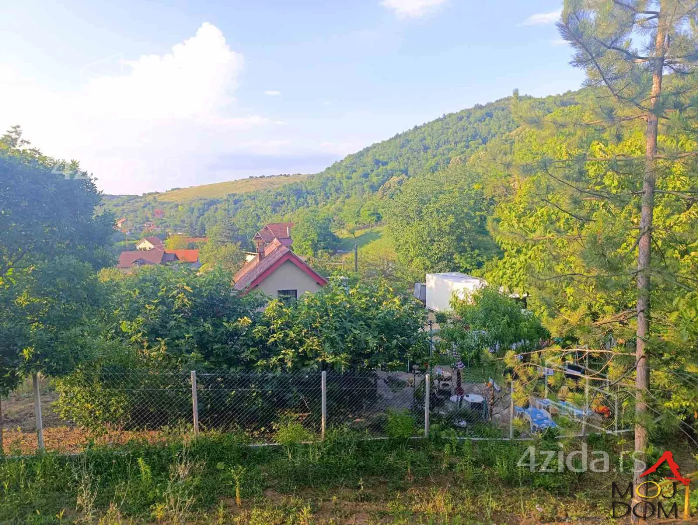Plac | 4zida