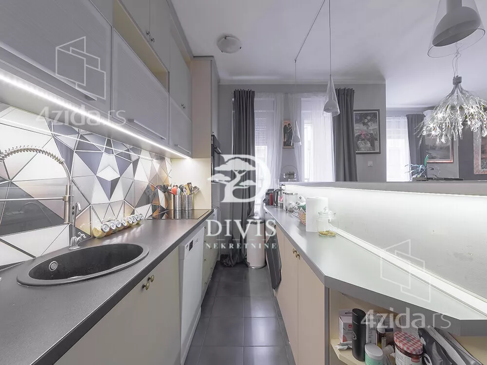 Petosoban stan | 4zida