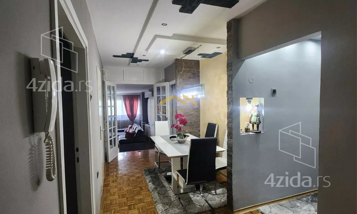 Troiposoban stan | 4zida