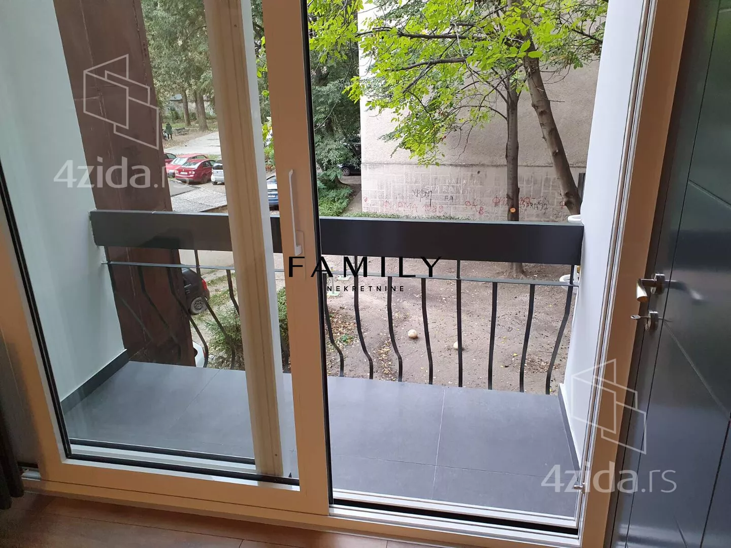 Četvoroiposoban stan | 4zida