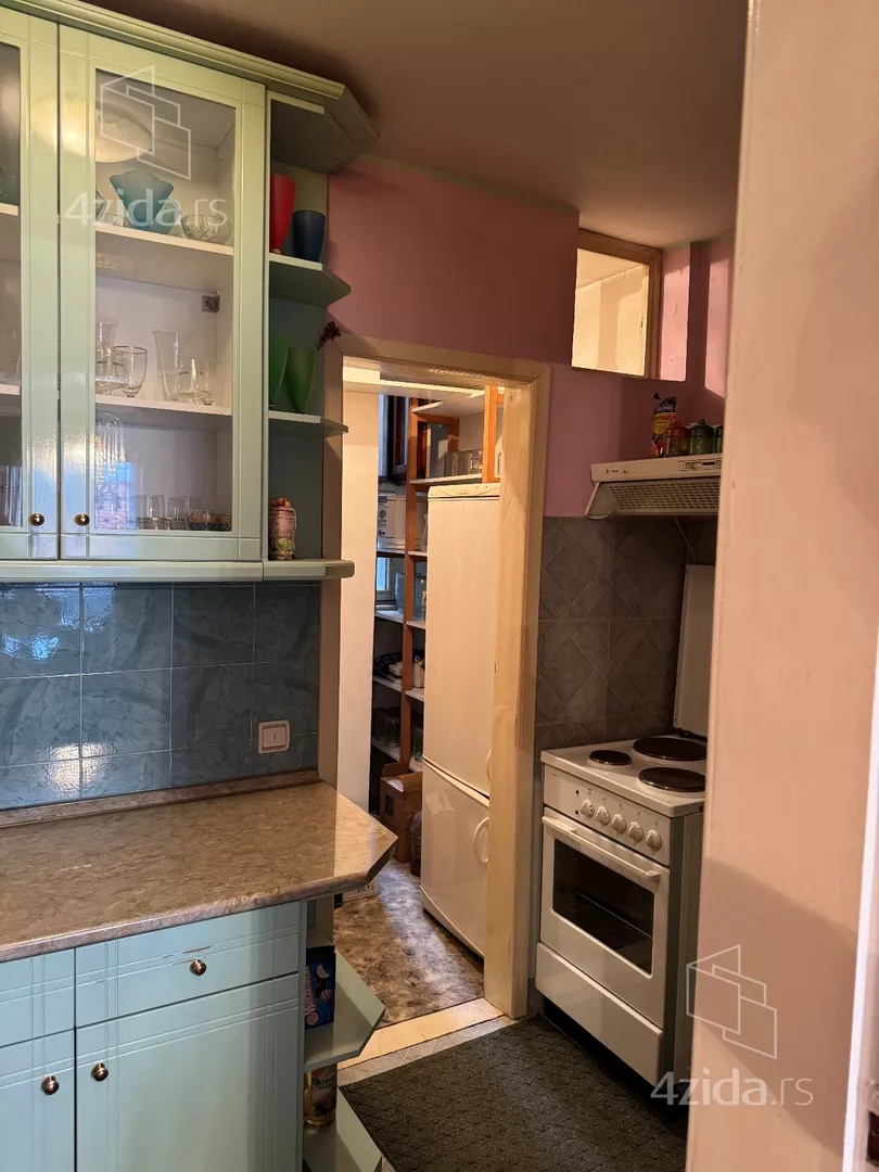 Troiposoban stan | 4zida