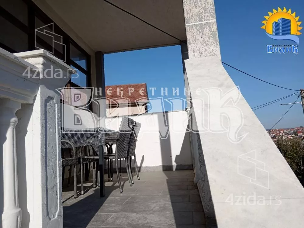 Petosoban stan | 4zida