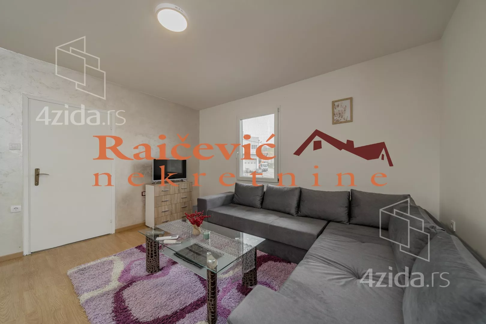 Troiposoban stan | 4zida