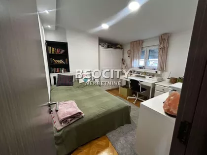 Ratka Mitrovica | 4zida.rs