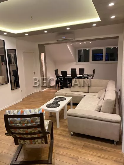 Janka Lisjaka | 4zida.rs