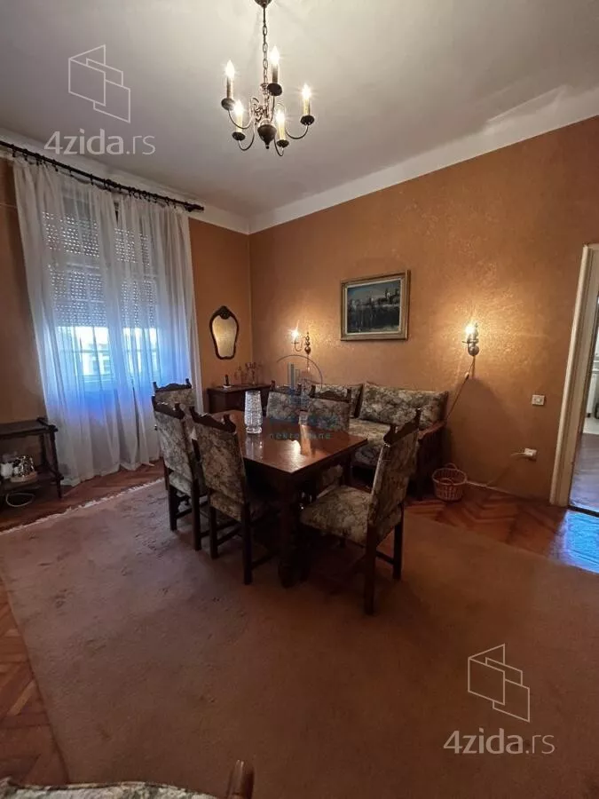 Petosoban stan | 4zida