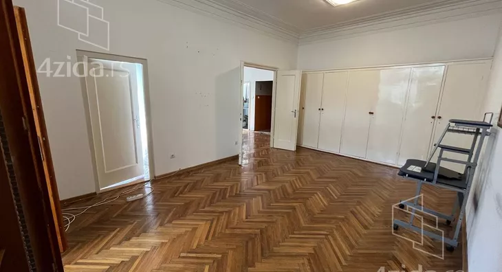 Četvoroiposoban stan | 4zida