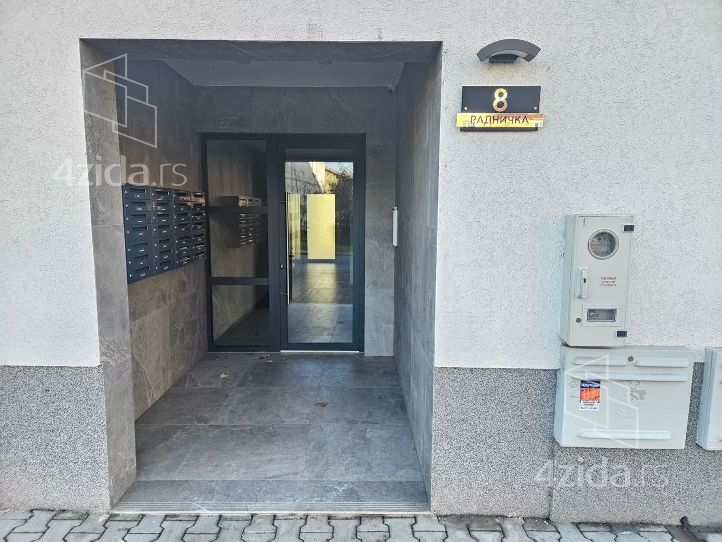 Troiposoban stan | 4zida