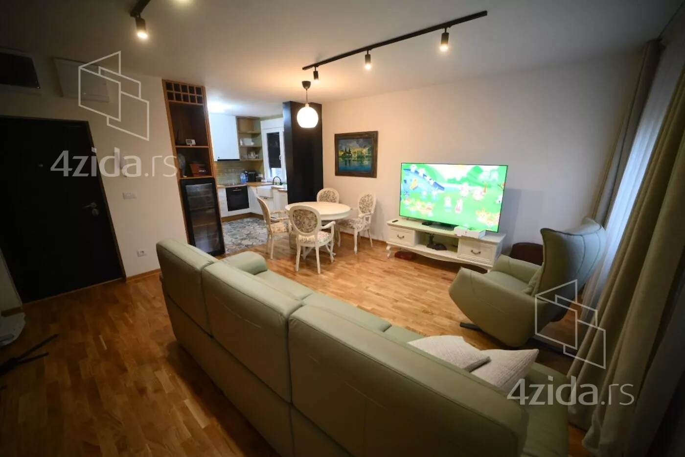 Troiposoban stan | 4zida