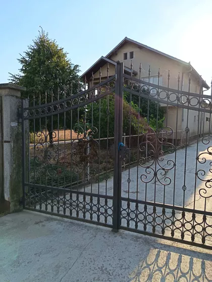 Crna Bara | 4zida.rs
